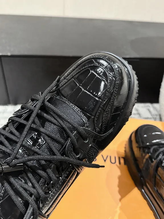 Louis Vuitton Shoe 